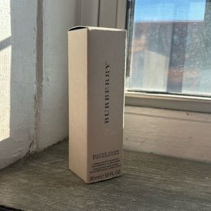 Brand new!! Burberry Matte Glow Foundation Medium Warm No.60